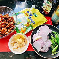 #感恩节烹饪挑战赛#大肠洋葱煲的做法图解3