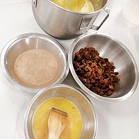 提子玉桂卷的做法图解1