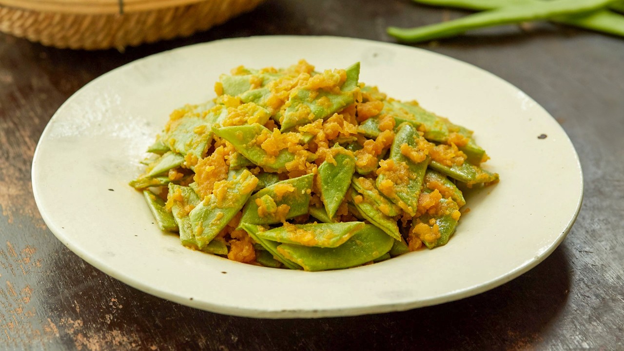[duck yolk and bean curd] the method of cooking vegetables with salted egg yolk. The name is very elegant.