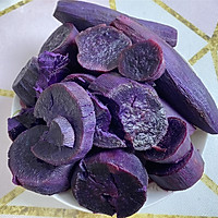 超百搭的紫薯馅做法来啦，淡淡的奶香，甜而不腻，怎么搭配都好吃的做法图解1