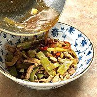 下饭菜: 莴笋炒肉片的做法图解8