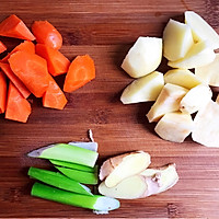 #憋在家里吃什么#土豆胡萝卜炖牛肉的做法图解3