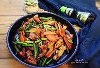 蒜薹胡萝卜炒肉#鲜香滋味，搞定萌娃#的做法
