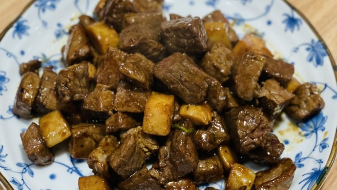 黑椒牛肉粒