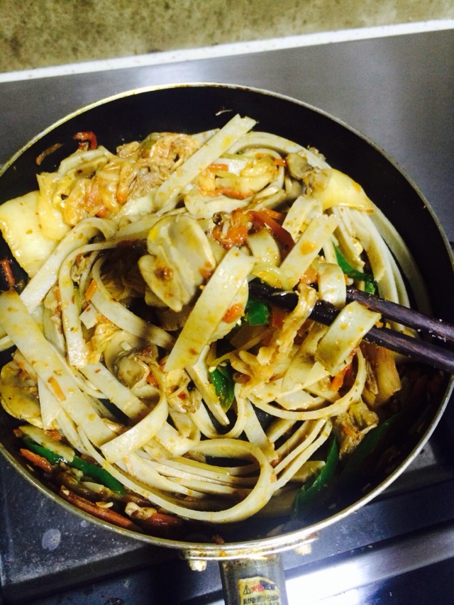 羊肉辣白菜炒莜面