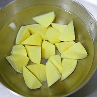 非油炸更健康～外酥里嫩烤鳕鱼烤薯角的做法图解6