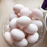 腌制红心鸭蛋的做法图解1