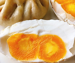 咸鹅蛋的家常腌制方法，个个出油，学会了可以腌制各种蛋的做法