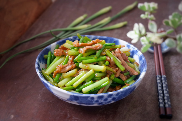 蒜苔炒肉丝