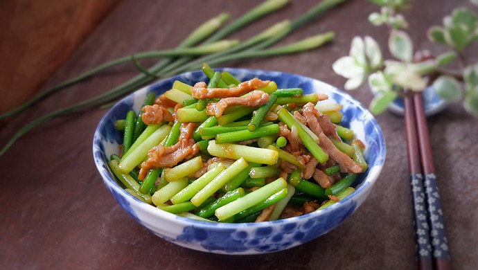 蒜苔炒肉丝