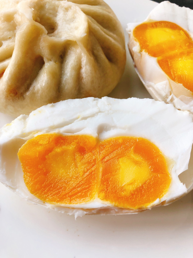 咸鹅蛋的家常腌制方法，个个出油，学会了可以腌制各种蛋的做法