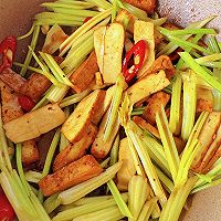 豆干炒牛肉的做法图解5