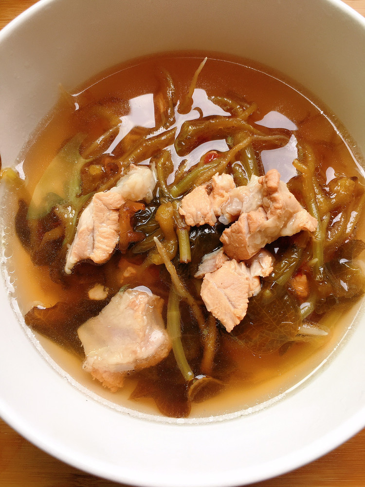 清热解毒金线莲炖排骨汤的做法