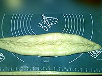 #硬核菜谱制作人##金龙鱼精英烘焙大赛阿狗战队#椰蓉王冠面包的做法图解17