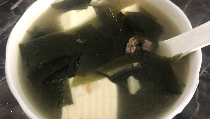 牛肉豆腐裙带菜汤