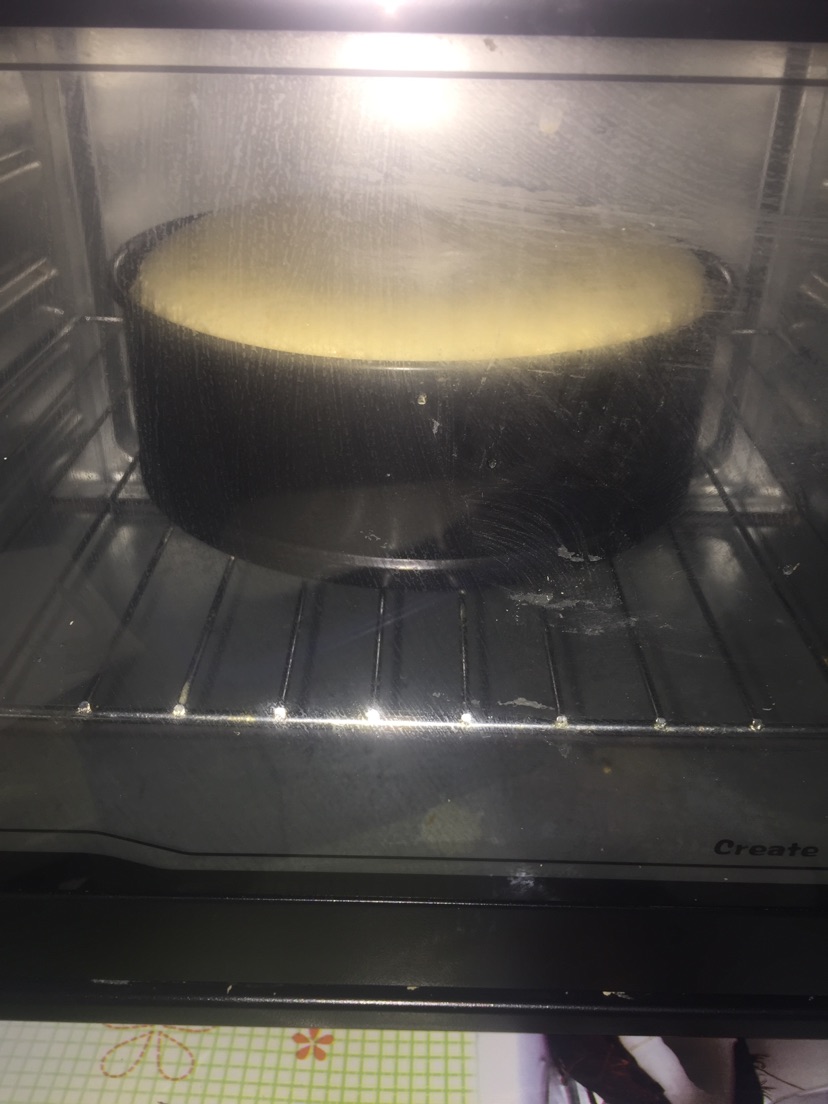 双层水果生日蛋糕的做法图解1