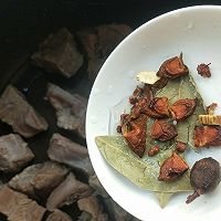 电压力锅酱牛腱子的做法图解8