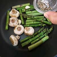 芦笋口蘑牛排的做法图解9