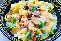 牛肉煲炖土豆胡萝卜金针菇笋片的做法