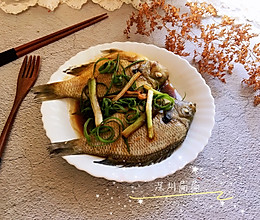清蒸太阳鱼#快手又营养，我家的必备冬日菜品#的做法