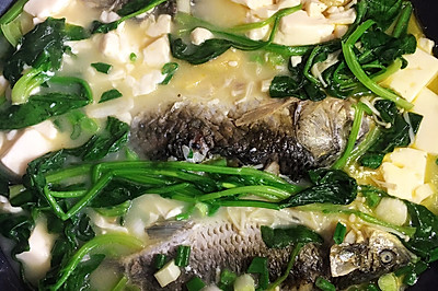 鲫鱼豆腐汤