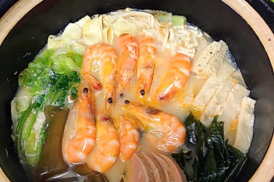 鲫鱼鲜虾砂锅