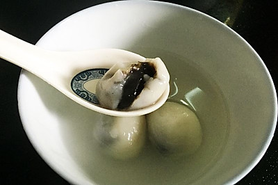吃客／芝麻馅汤圆