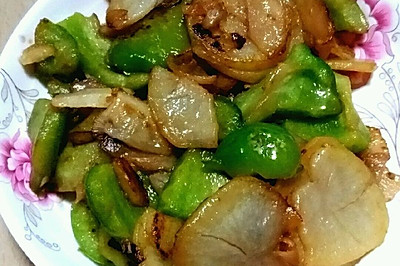 菜椒（青椒）炒土豆片
