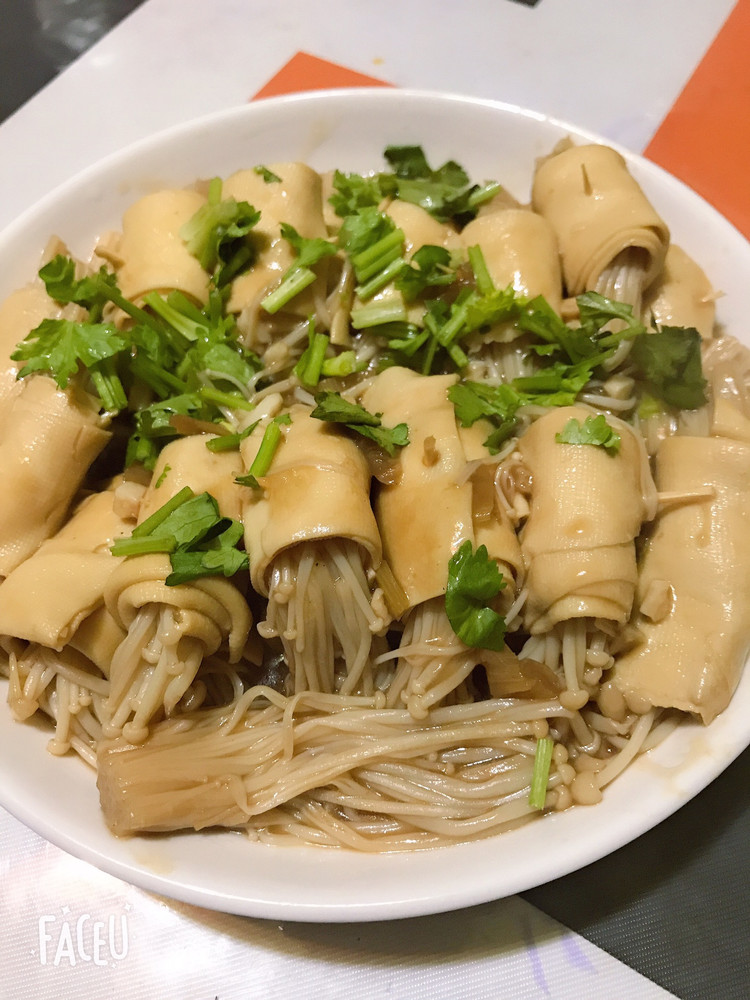 干豆腐卷金针菇的做法