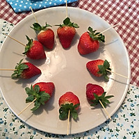 #甜蜜蜜# 巧克力草莓棒的做法图解1