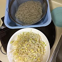 牛肉鱿鱼炒薯粉的做法图解1