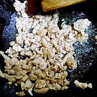 【蔓德拉的厨房】南极磷虾鸡粒炒饭的做法图解2
