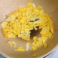 家常菜：胡萝卜炒鸡蛋的做法图解2