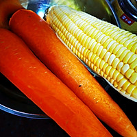 #我们约饭吧#淮山红萝卜玉米骨头汤。的做法图解4