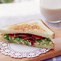 不用沙拉酱的快手早晨——牛油果培根三明治的做法图解9