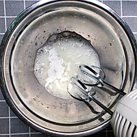 春日甜品#草莓抱抱卷的做法图解6