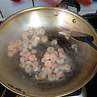 家常菜——蒜薹炒虾仁的做法图解2