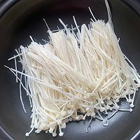 #开启观赛嗨吃局#肥牛金针菇粉丝煲的做法图解1