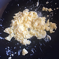 鲜虾炒米粉的做法图解3