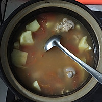 番茄土豆猪脚汤的做法图解3