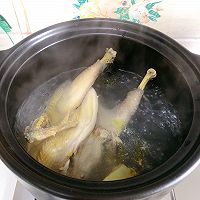 砂锅板栗炖鸡，清甜味美的做法图解4
