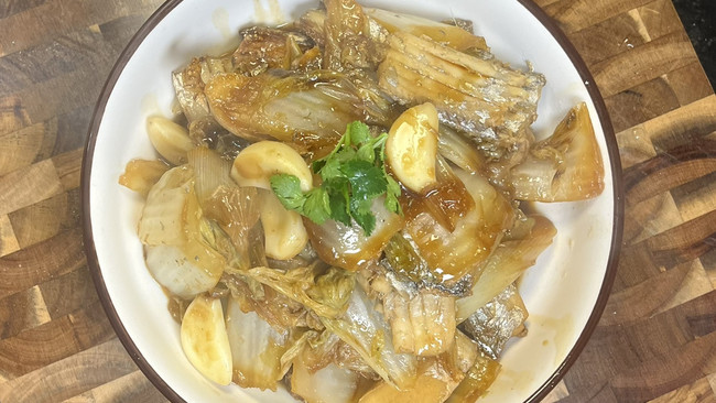 冬日暖胃熬菜带鱼熬白菜的做法