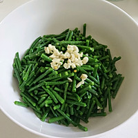 凉拌豇豆的做法图解2