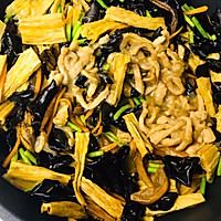 木耳炒腐竹的做法图解4