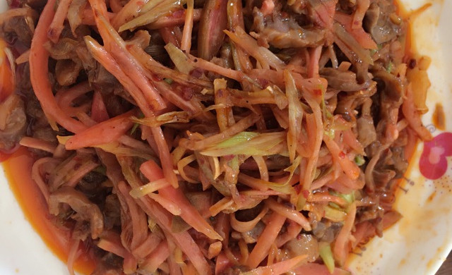 鸡胗炒泡菜