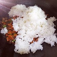 #名厨汁味，圆中秋美味#剩米饭的新吃法——炸米饭盒子的做法图解10