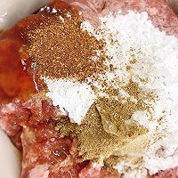 #给年味整点鲜的#炸肉丸的做法图解5