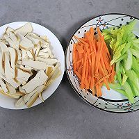 #橄享国民味 热烹更美味#超下饭的肉片炒芹菜香干的做法图解3