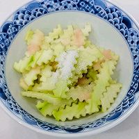 #中西结合还可以这么吃#夏日清脆爽口～西瓜皮拌黑木耳的做法图解4