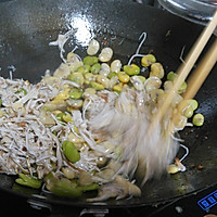 白花炒蚕豆的做法图解4